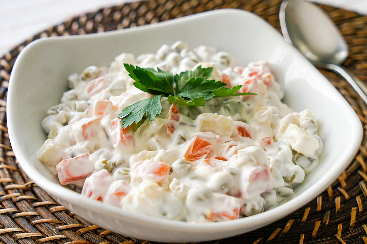 Amerikan Salatası/ American Salad/ Amerikanischer Salat/ Ensalada Americana/ سلطة أمريكية
