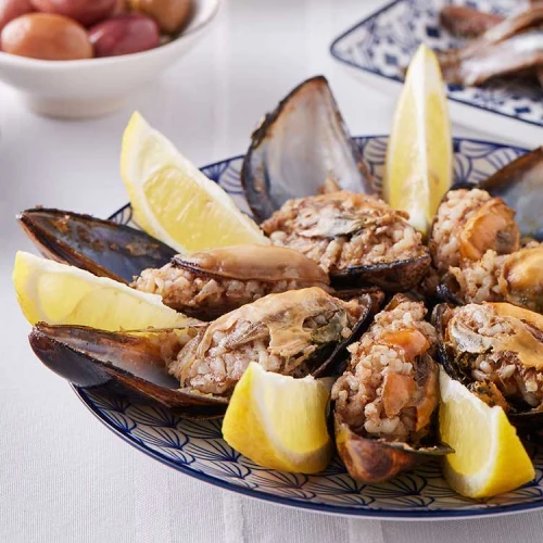 Midye Dolma/ Stuffed Mussels/ Gefüllte Muscheln/ Mejillones rellenos/ بلح البحر المحشي