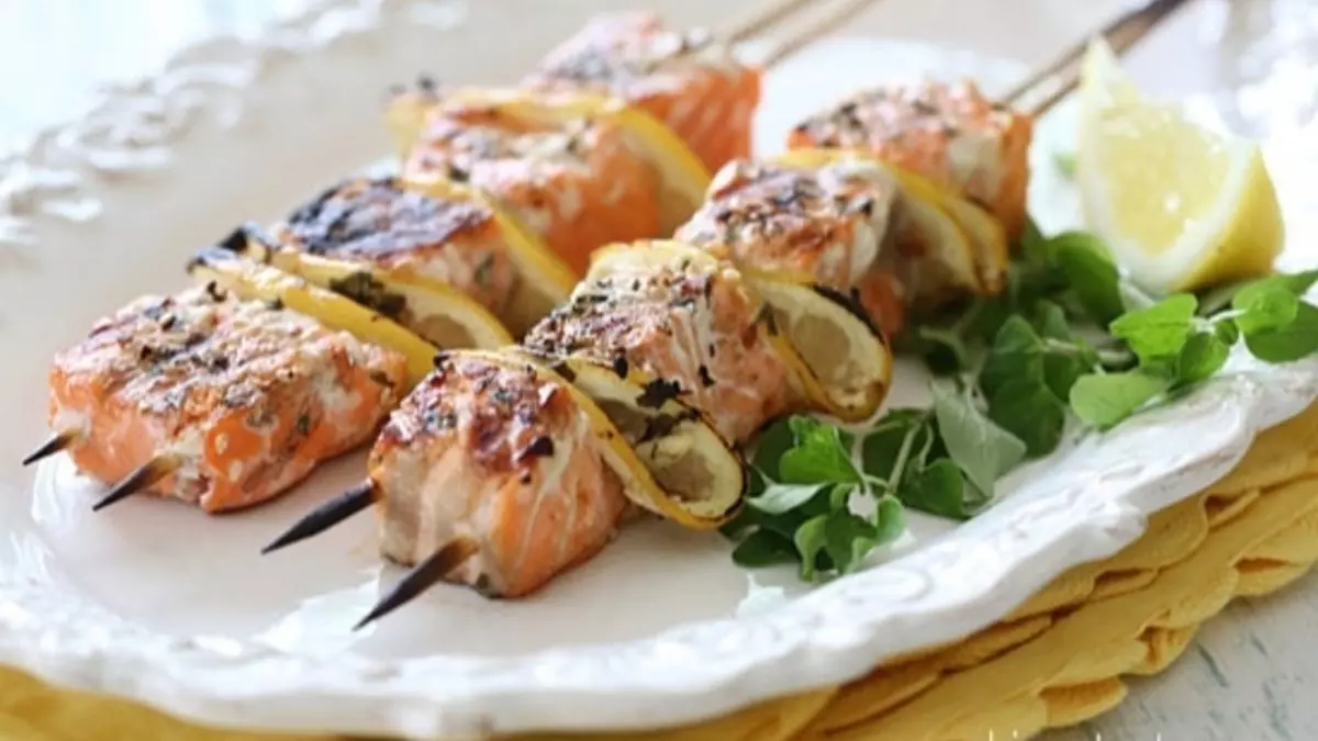 Somon Şiş/Salmon Skewers/Forellen-Spieße/Pinchos de Salmón/أسياخ السلمون